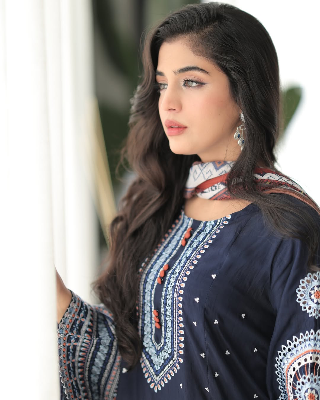 Rangrez – Heavy Embroidered Lawn 3-Piece Suit (UNStitched) AS-04