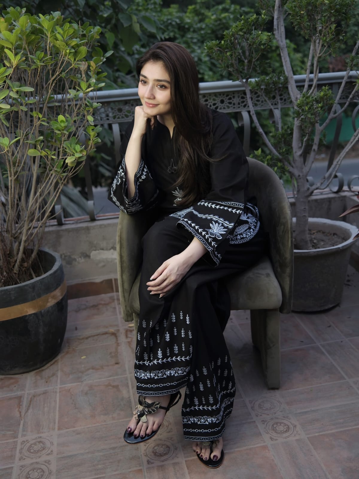 UNSTITCHED 2PC LAWN EMBROIDERED SUIT