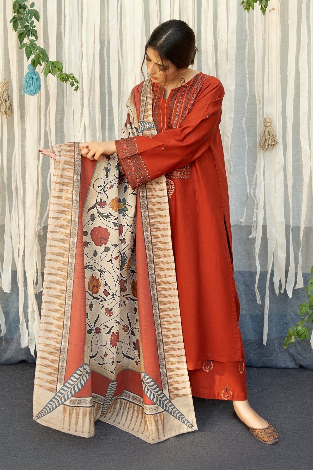 Embroidered 3-Piece in Lawn UNSTICED