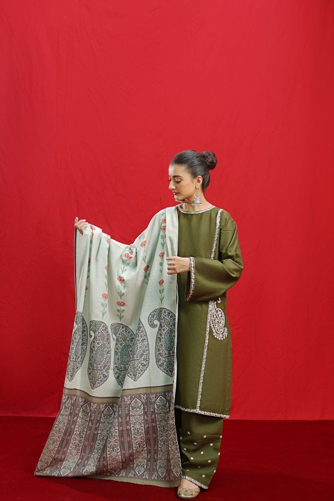 Embroidered 3-Piece in Lawn UNSTICED