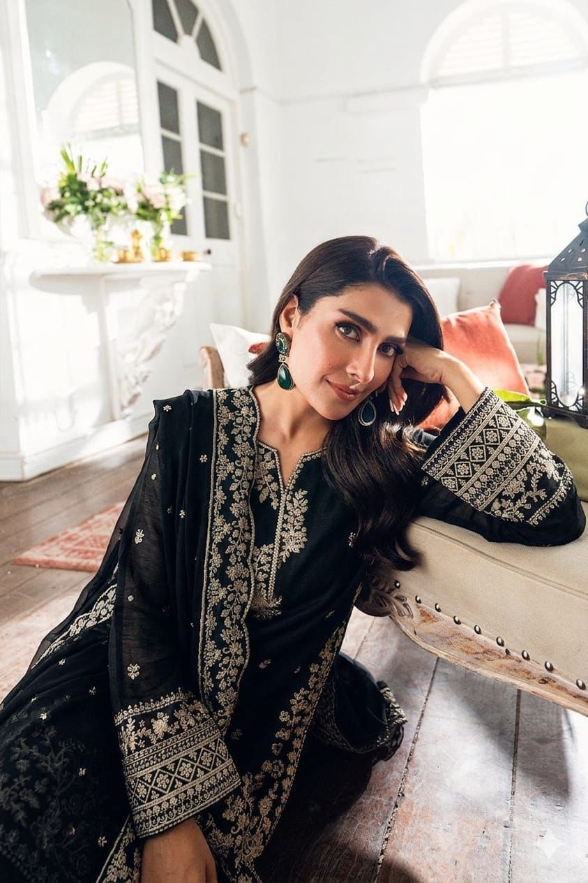 Embroidered 3-Piece in Lawn UNSTICED