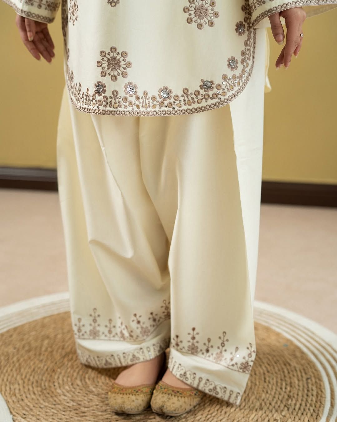 UNSTITCHED 2PC LAWN EMBROIDERED SUIT